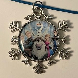 Frozen Snowflake Cabochon Necklace